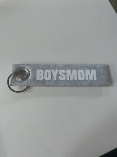 Boysmom grijs Sleutelhanger Geel/Oranje